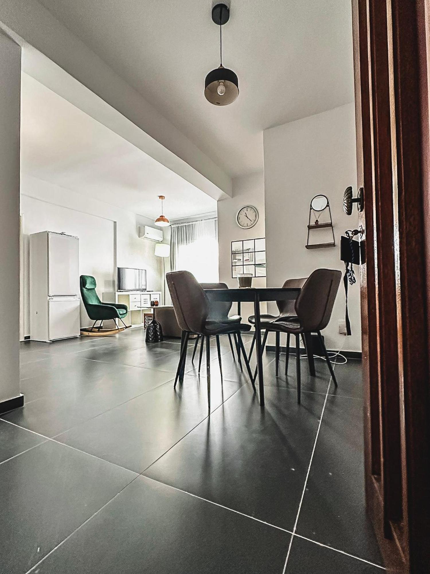 Home Away One Bedroom Apartment In Nicosia Exteriör bild