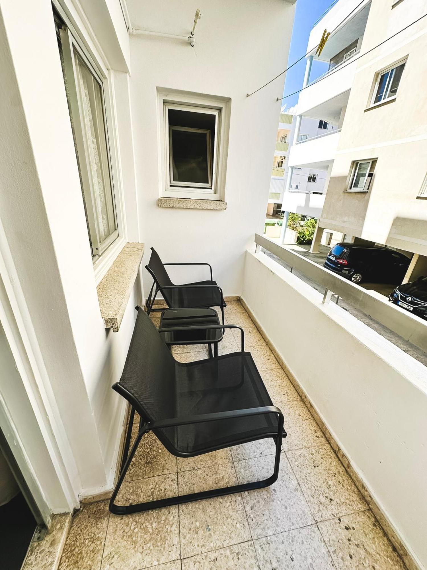 Home Away One Bedroom Apartment In Nicosia Exteriör bild
